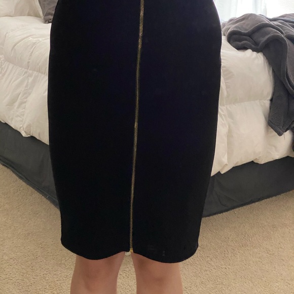 Black supper skirt - Picture 2 of 3